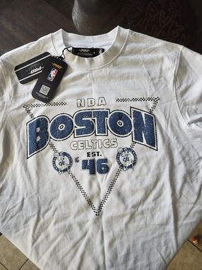 NBA Boston Celtics White and Blue Short Sleeve Graphic Tee